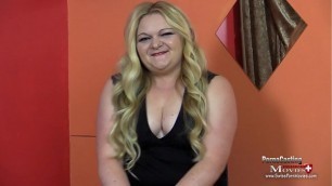 Porno Interview beim Casting mit Blondine Natalia - SPM Natalia26 IV01